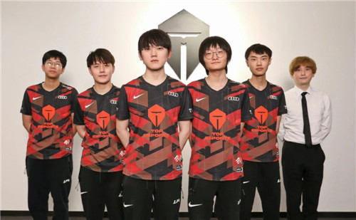 与俱乐部的 与俱乐部的